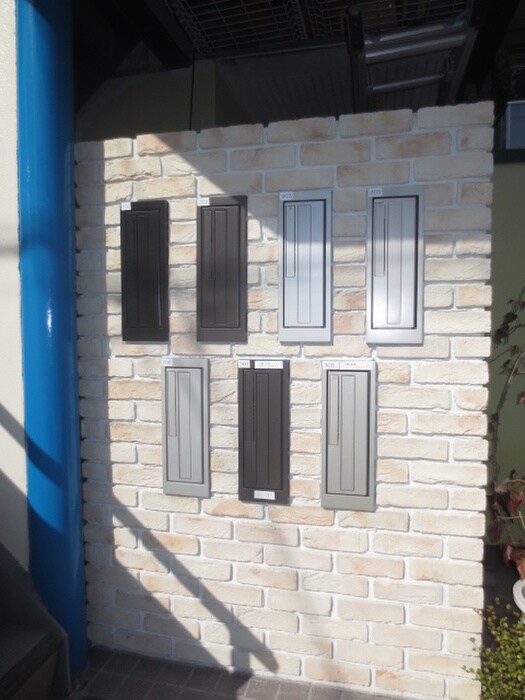 物件外観写真4　(エントランス部分)