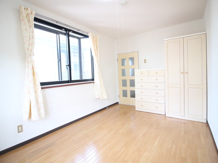 物件内観写真9　(居室)