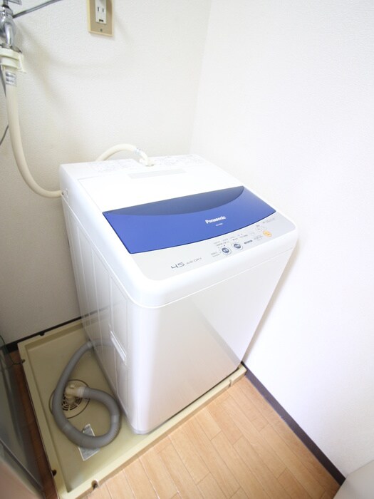 物件内観写真14　(洗濯機置場)