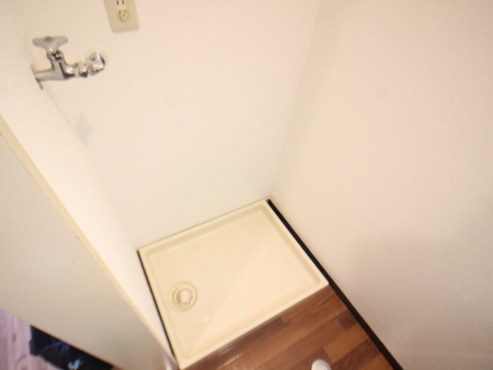 物件内観写真12　(洗濯機置場)