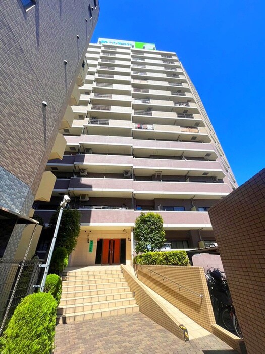 物件外観写真4　(エントランス部分)