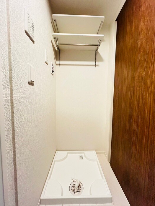 物件内観写真17　(洗濯機置場)