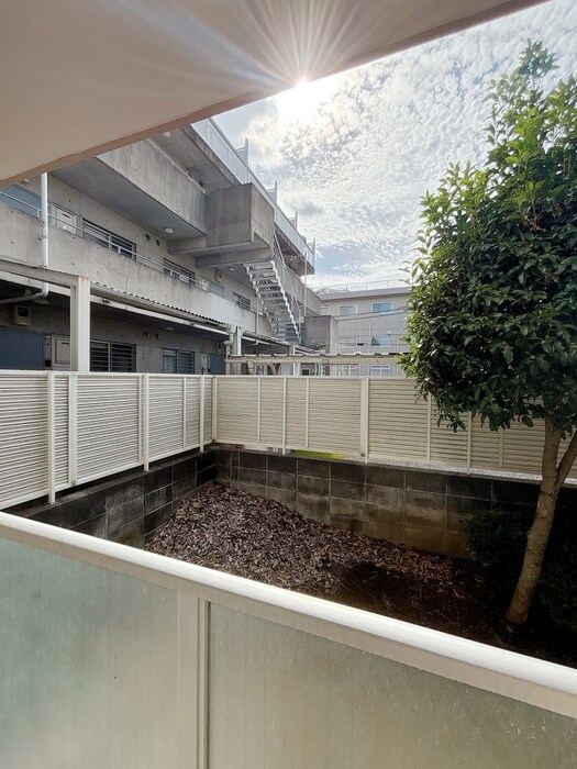 物件内観写真16　(室内からの展望)