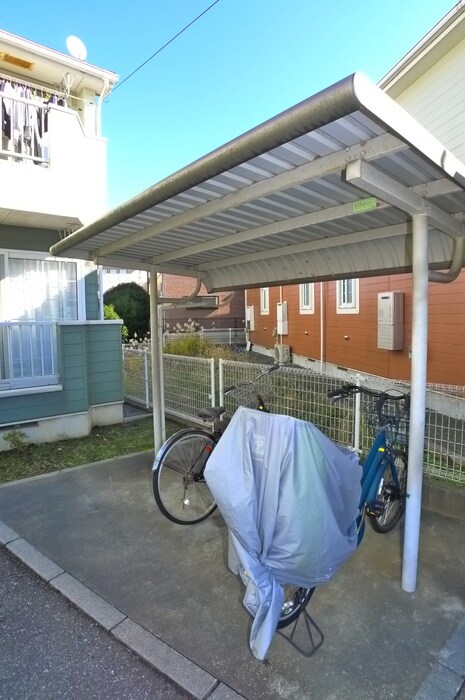 物件外観写真5　(駐輪場)