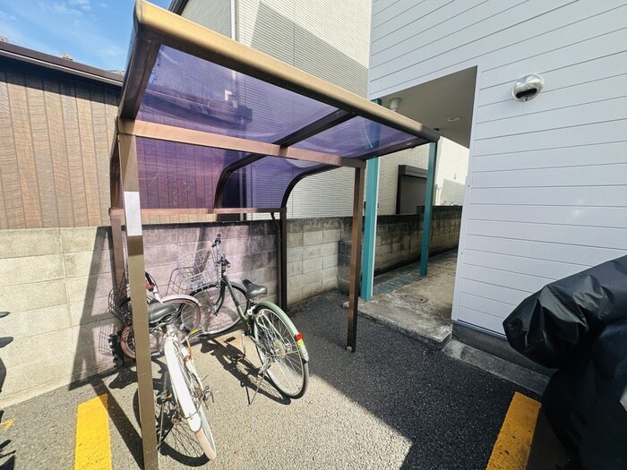 物件外観写真3　(駐輪場)