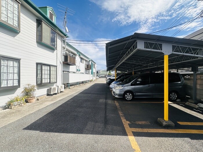 物件外観写真5　(駐車場)