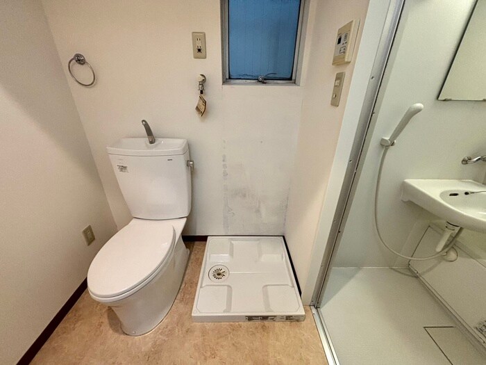 物件内観写真13　(洗濯機置場)