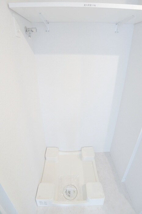 物件内観写真12　(洗濯機置場)