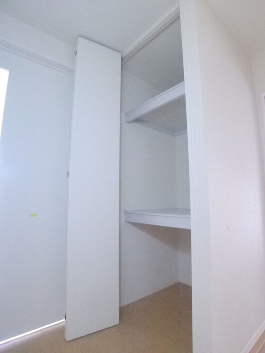 物件内観写真15　(収納)