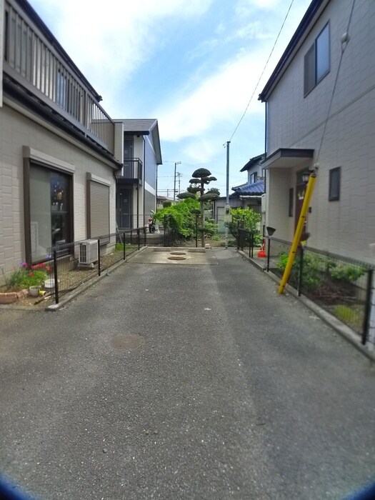 物件外観写真3　(駐車場)