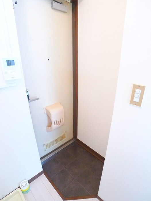 物件内観写真7　(玄関)