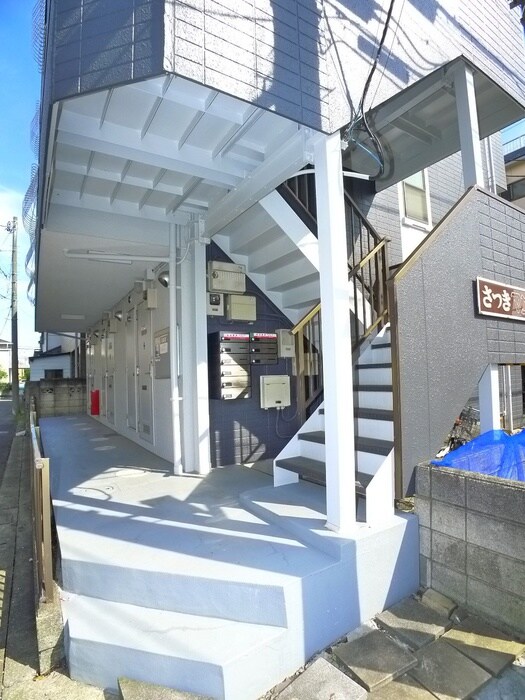 物件外観写真5　(エントランス部分)