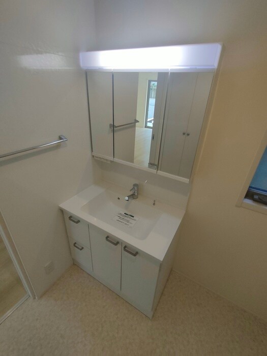 物件内観写真11　(洗面)