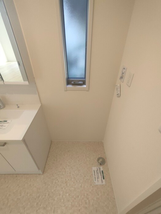 物件内観写真13　(洗濯機置場)