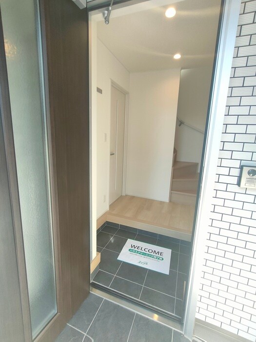 物件内観写真22　(玄関)