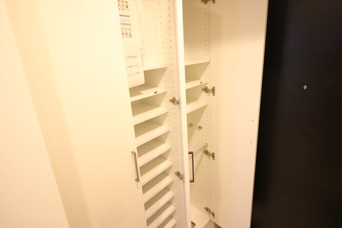 物件内観写真18　(靴箱)