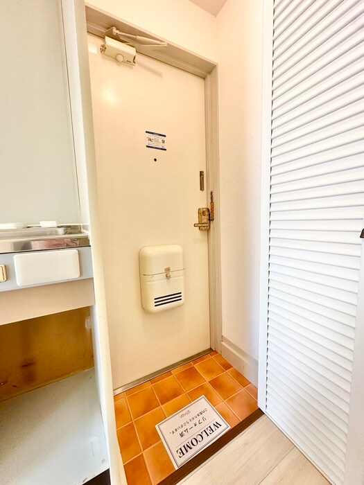 物件内観写真17　(玄関)