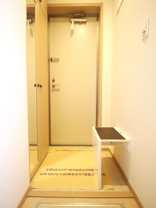 物件内観写真17　(玄関)