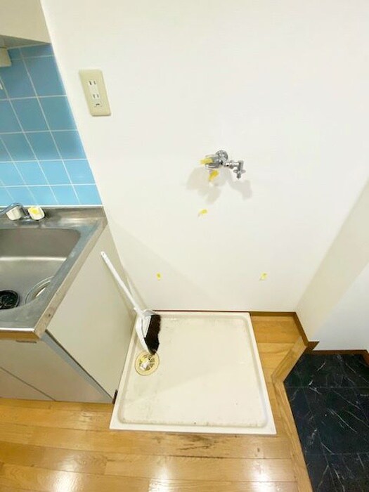 物件内観写真12　(洗濯機置場)