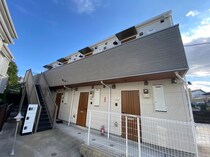 ファミリア鴨居の外観写真