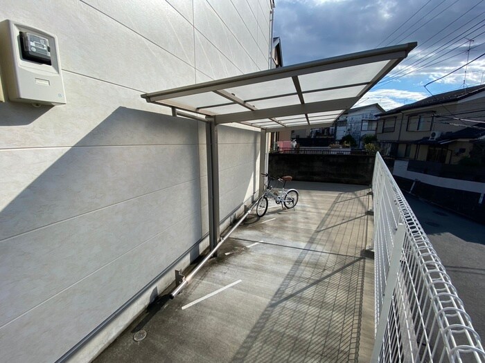 物件外観写真3　(駐輪場)