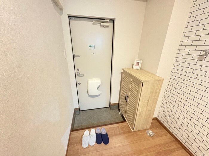 物件内観写真12　(玄関)