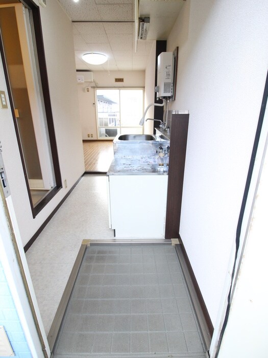 物件内観写真14　(玄関)