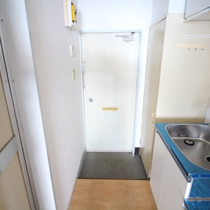 物件内観写真11　(玄関)