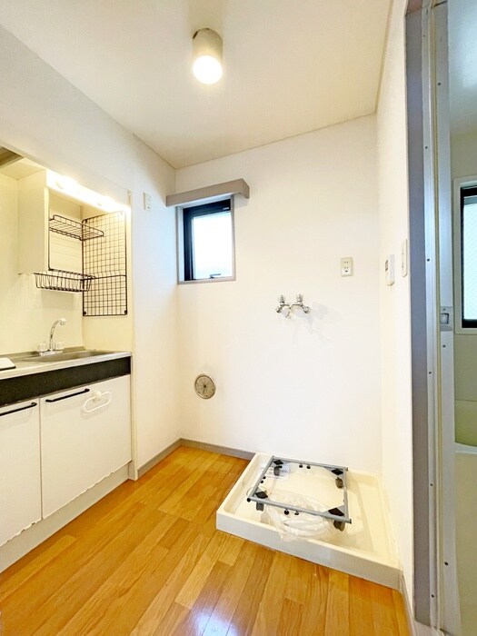 物件内観写真11　(廊下)