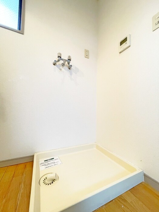 物件内観写真13　(洗濯機置場)