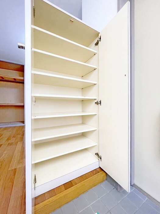 物件内観写真15　(靴箱)