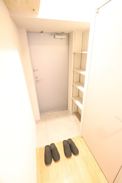 物件内観写真14　(玄関)