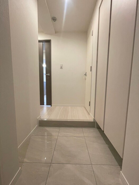 物件内観写真7　(玄関)