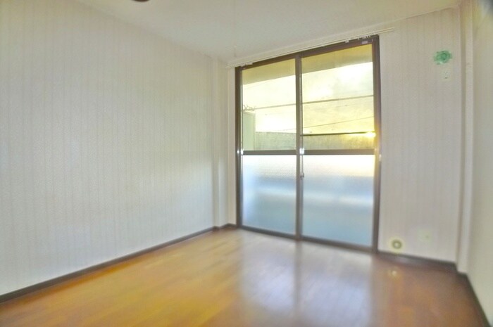 物件内観写真4　(居室)