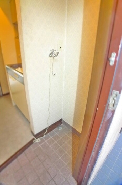 物件内観写真16　(洗濯機置場)