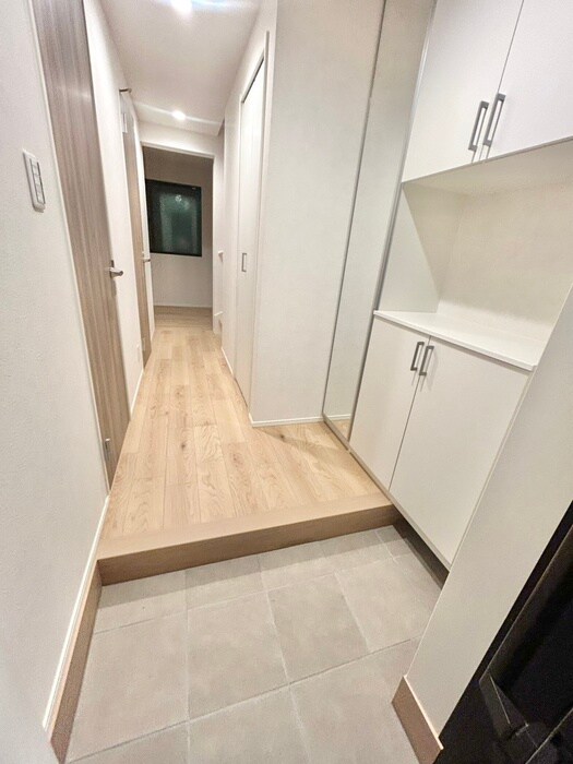 物件内観写真17　(玄関)