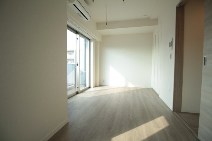 物件内観写真8　(室内からの展望)