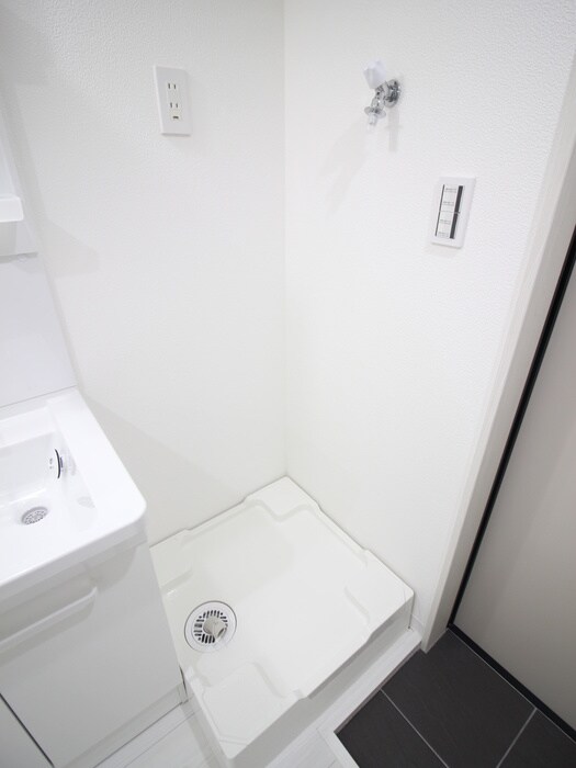 物件内観写真15　(洗濯機置場)