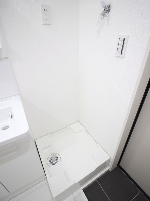 物件内観写真15　(洗濯機置場)