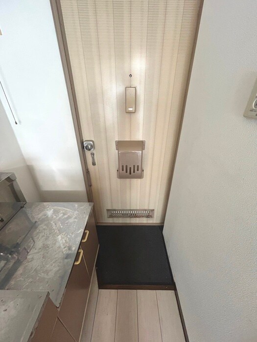 物件内観写真14　(玄関)