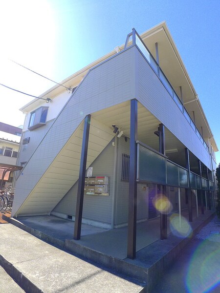 ア－バングリ－ン岩崎Ａ号棟外観写真