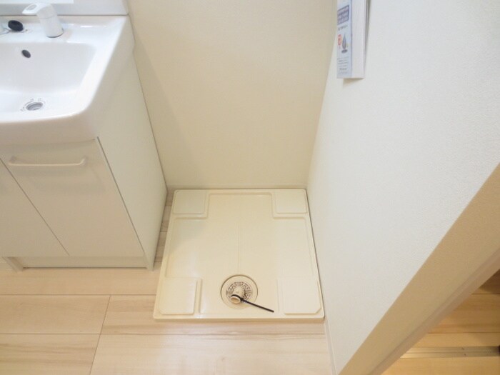 物件内観写真8　(洗濯機置場)