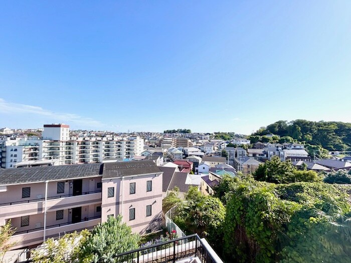 物件内観写真16　(室内からの展望)