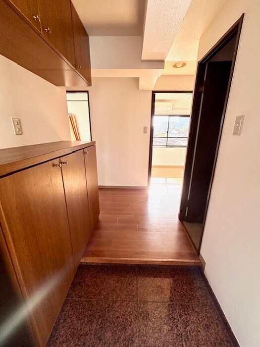 物件内観写真18　(玄関)