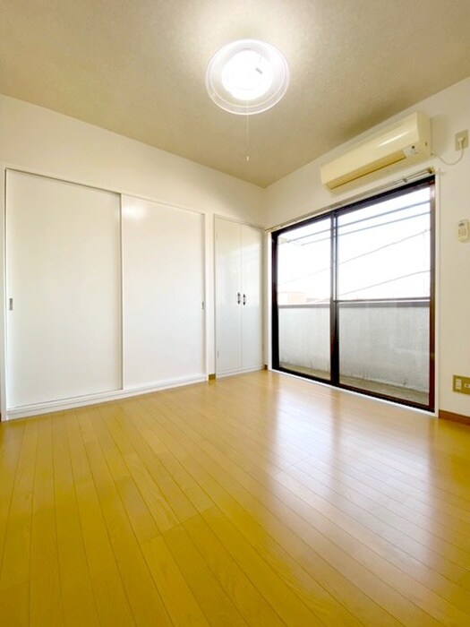 物件内観写真4　(居室)