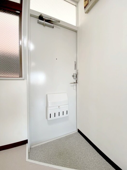 物件内観写真18　(玄関)