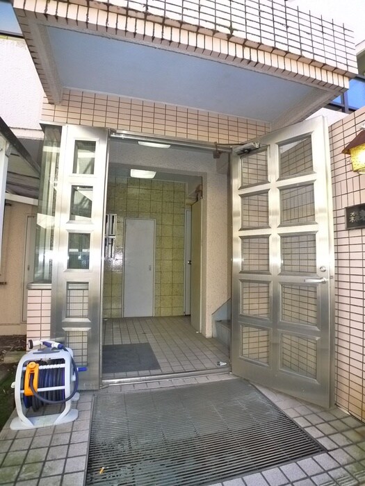 物件外観写真6　(エントランス部分)