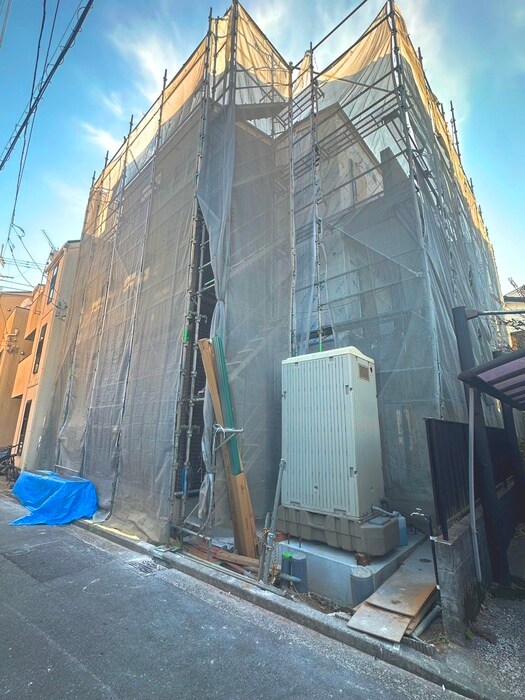 物件外観写真1　(建築中)