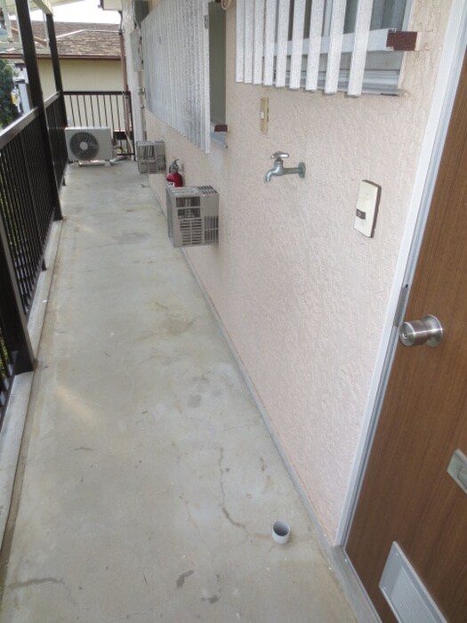 物件内観写真6　(洗濯機置場)