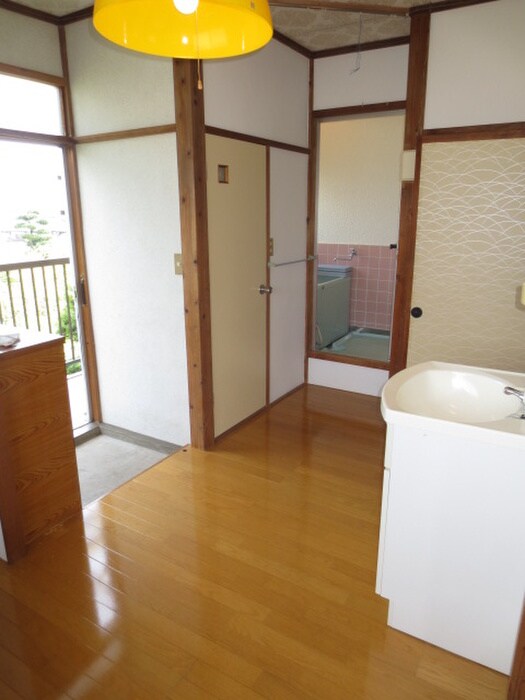 物件内観写真12　(玄関)